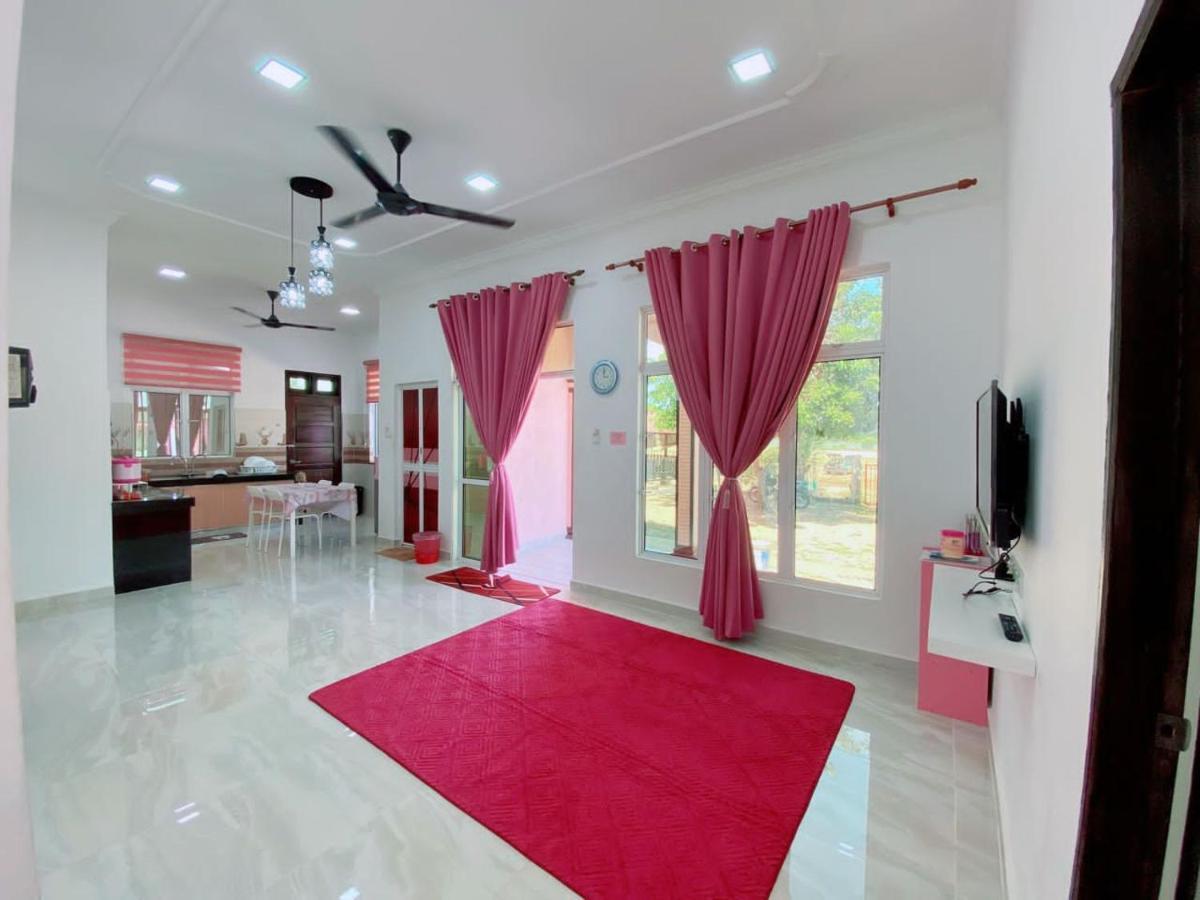 Willa Hellokitty House - Unit 1 Kuala Terengganu Zewnętrze zdjęcie