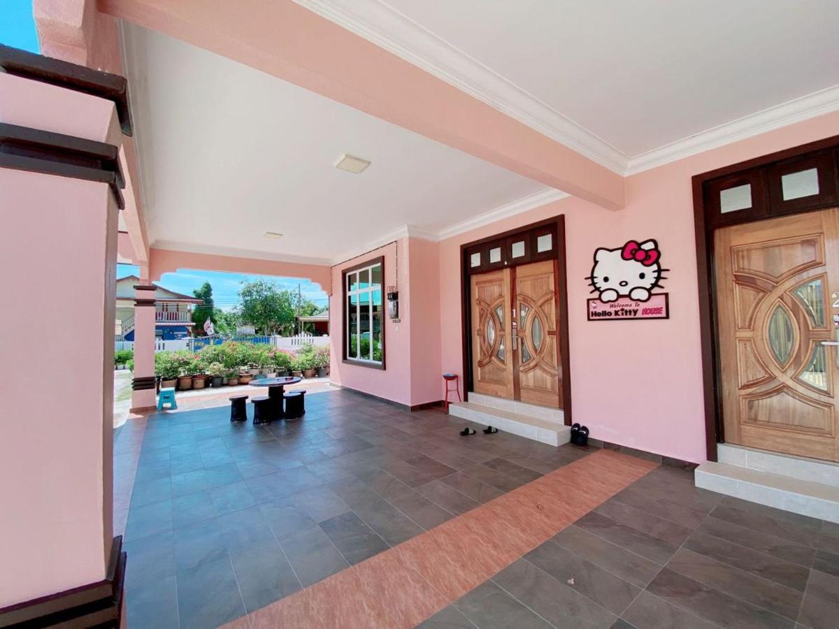 Willa Hellokitty House - Unit 1 Kuala Terengganu Zewnętrze zdjęcie