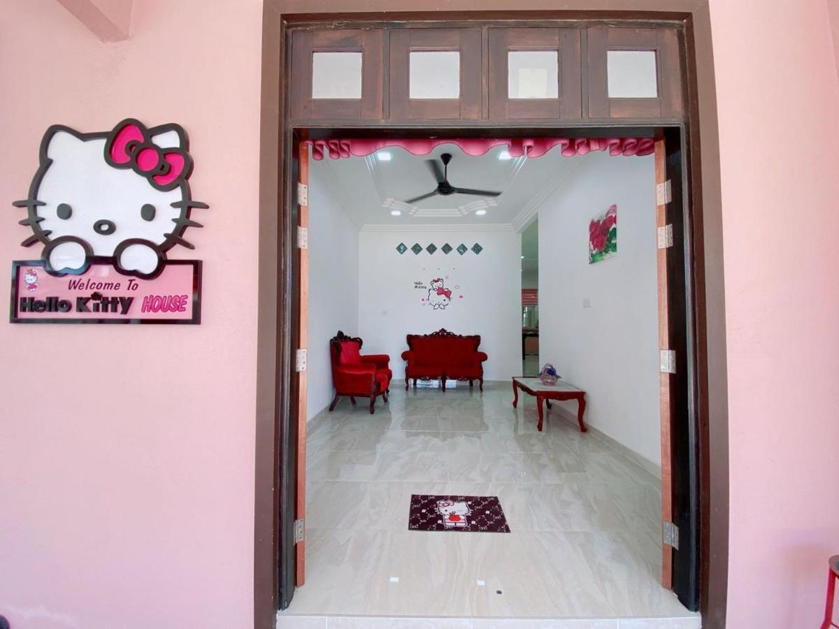 Willa Hellokitty House - Unit 1 Kuala Terengganu Zewnętrze zdjęcie