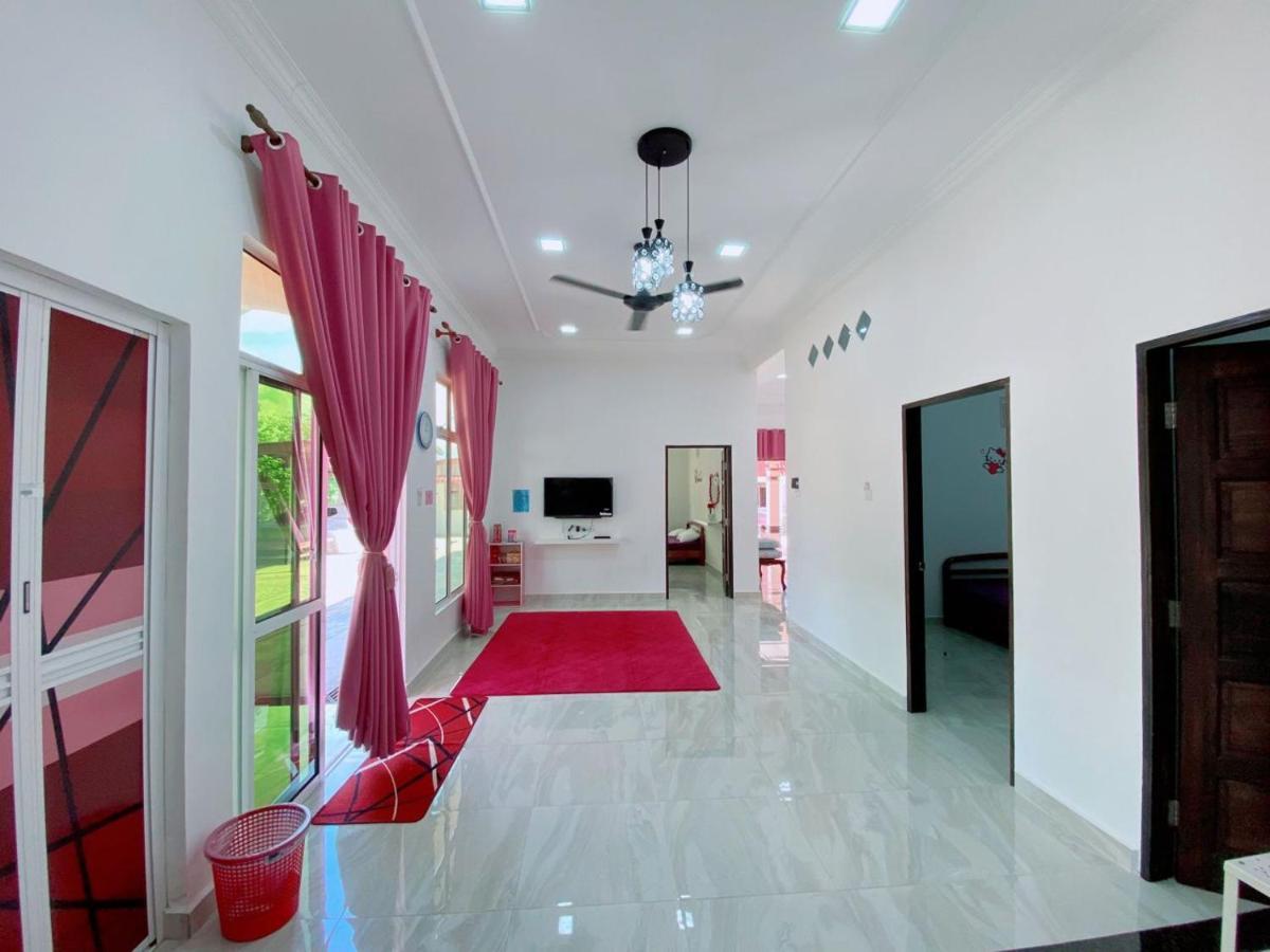 Willa Hellokitty House - Unit 1 Kuala Terengganu Zewnętrze zdjęcie