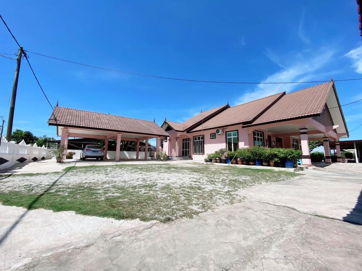 Willa Hellokitty House - Unit 1 Kuala Terengganu Zewnętrze zdjęcie