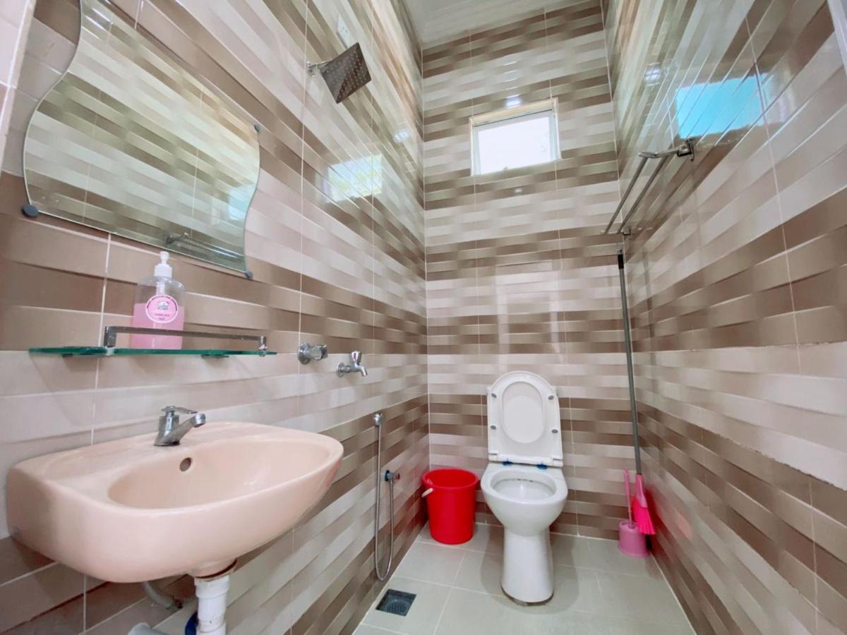 Willa Hellokitty House - Unit 1 Kuala Terengganu Zewnętrze zdjęcie