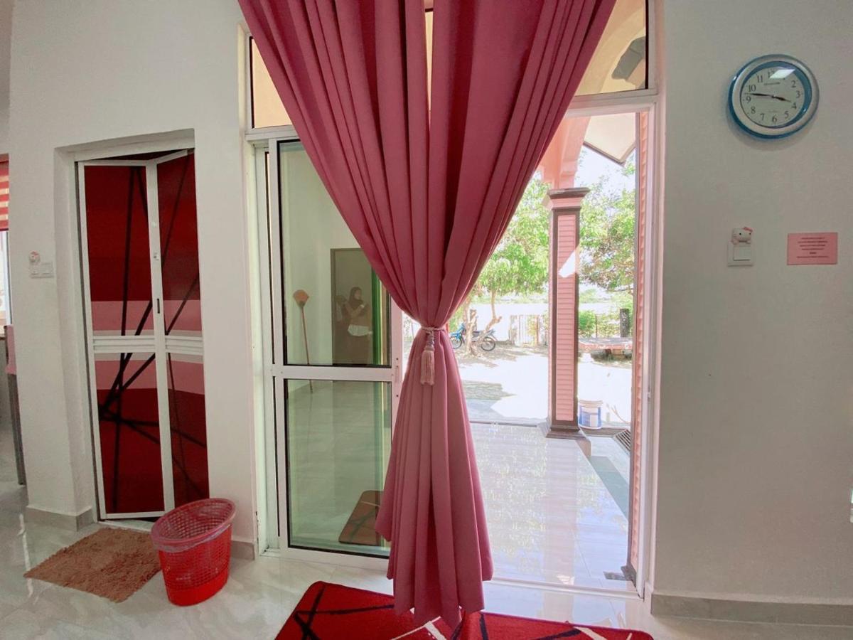 Willa Hellokitty House - Unit 1 Kuala Terengganu Zewnętrze zdjęcie