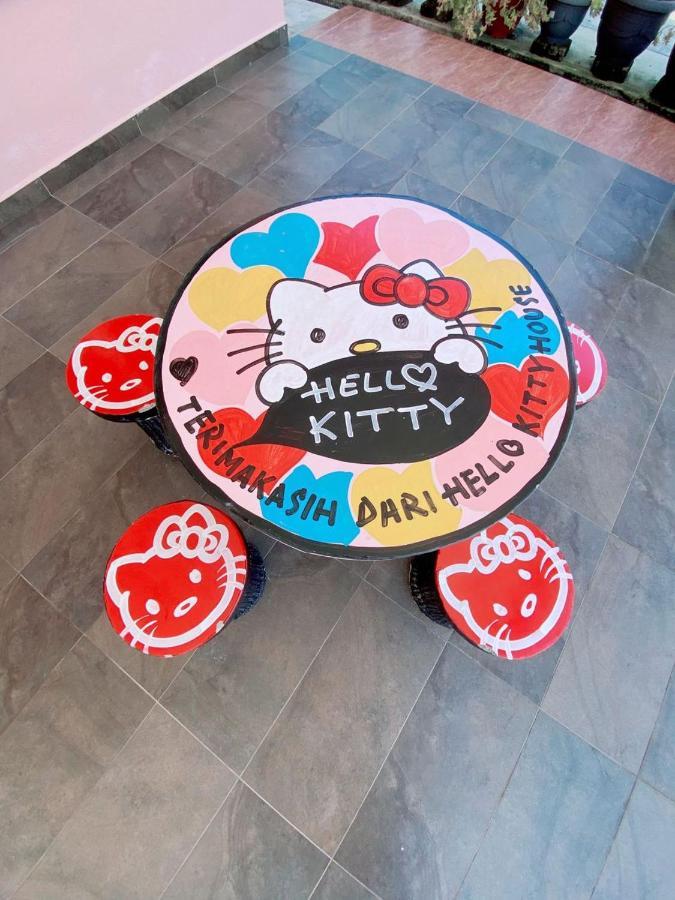 Willa Hellokitty House - Unit 1 Kuala Terengganu Zewnętrze zdjęcie