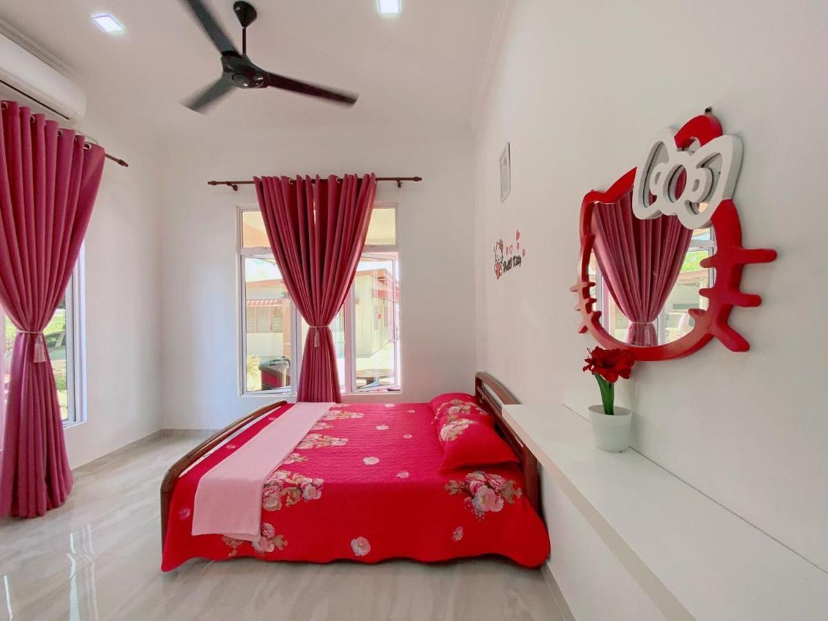 Willa Hellokitty House - Unit 1 Kuala Terengganu Zewnętrze zdjęcie